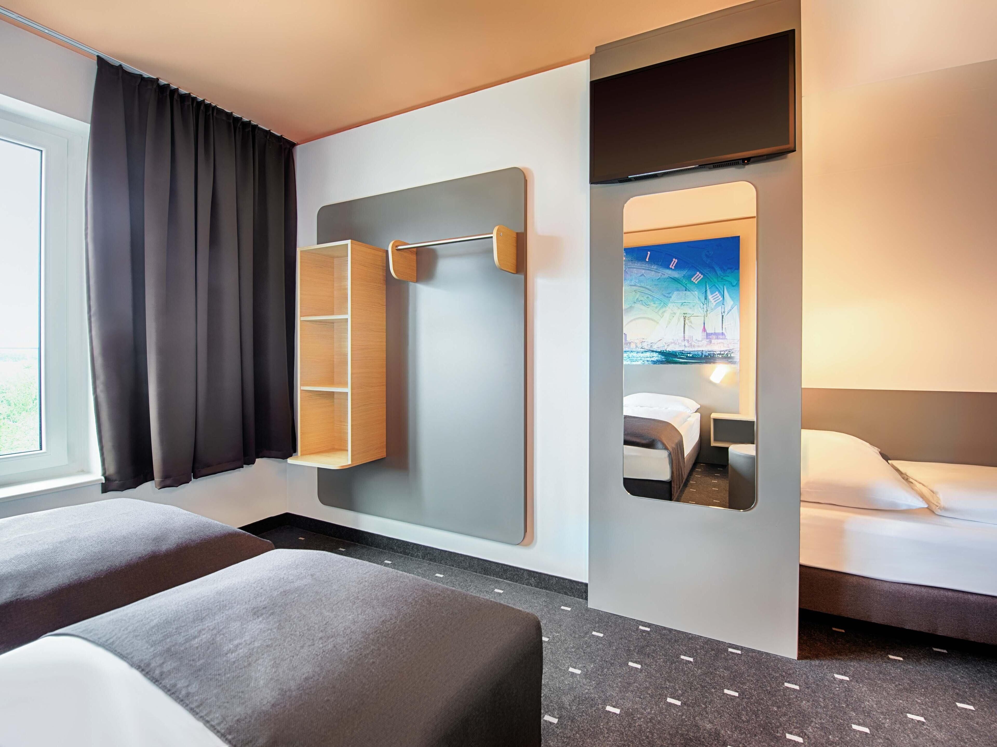 Triple Room | Desk, soundproofing, free WiFi, bed sheets