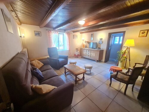 Charming Renovated Farmhouse, Terrace, Garden, Near Lakes & Nature, Close to Baccarat & Badonviller