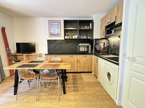 Refrigerador, microondas, horno y lavavajillas 