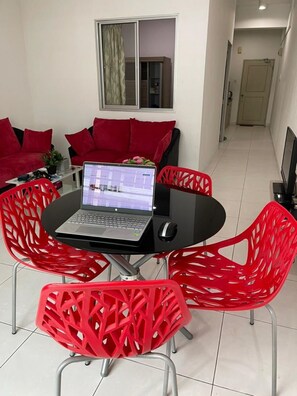 Interior - Akademik Suite@Austin Height (Taman Mount Austin)