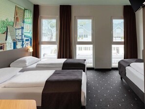 Triple Room | Premium bedding, desk, free WiFi - B&B Hotel Marburg (Marburg)
