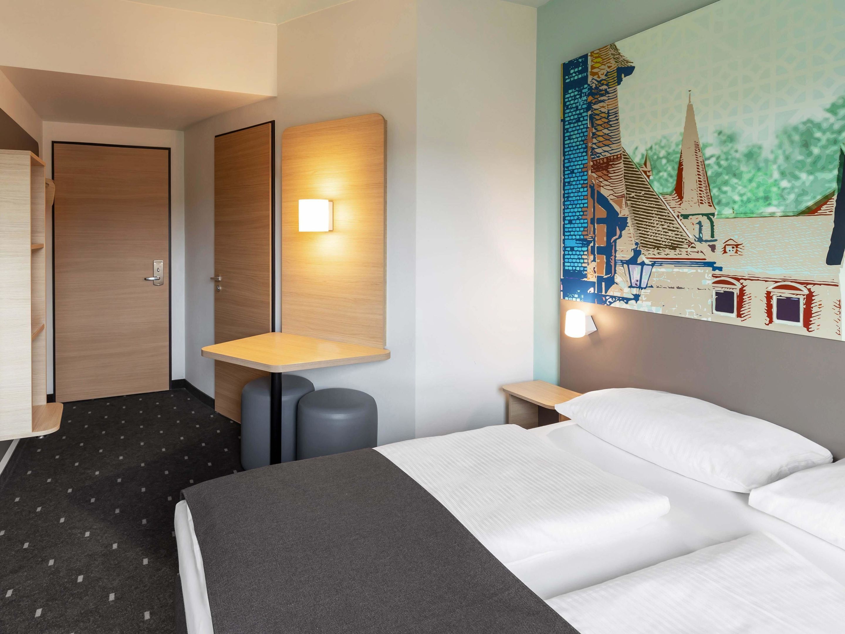 Doppelzimmer | Hochwertige Bettwaren, Schreibtisch, kostenloses WLAN