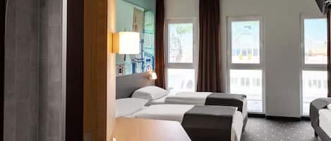 Premium bedding, desk, free WiFi