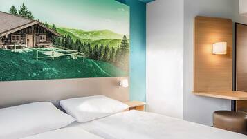 Schreibtisch, schallisolierte Zimmer, kostenloses WLAN