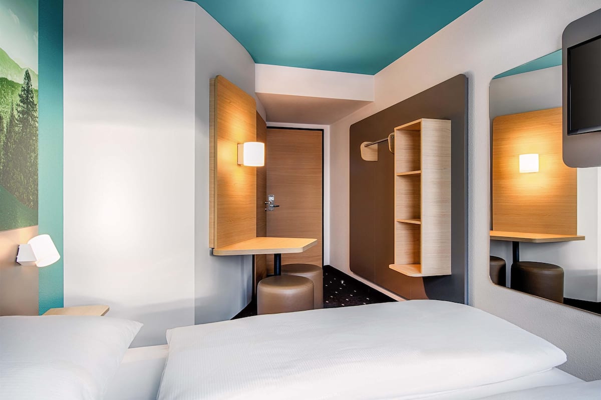 1 bedroom, desk, soundproofing, free wifi