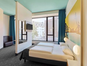 Double Room | Desk, free WiFi, bed sheets - B&B HOTEL Münster Hafen (Münster)