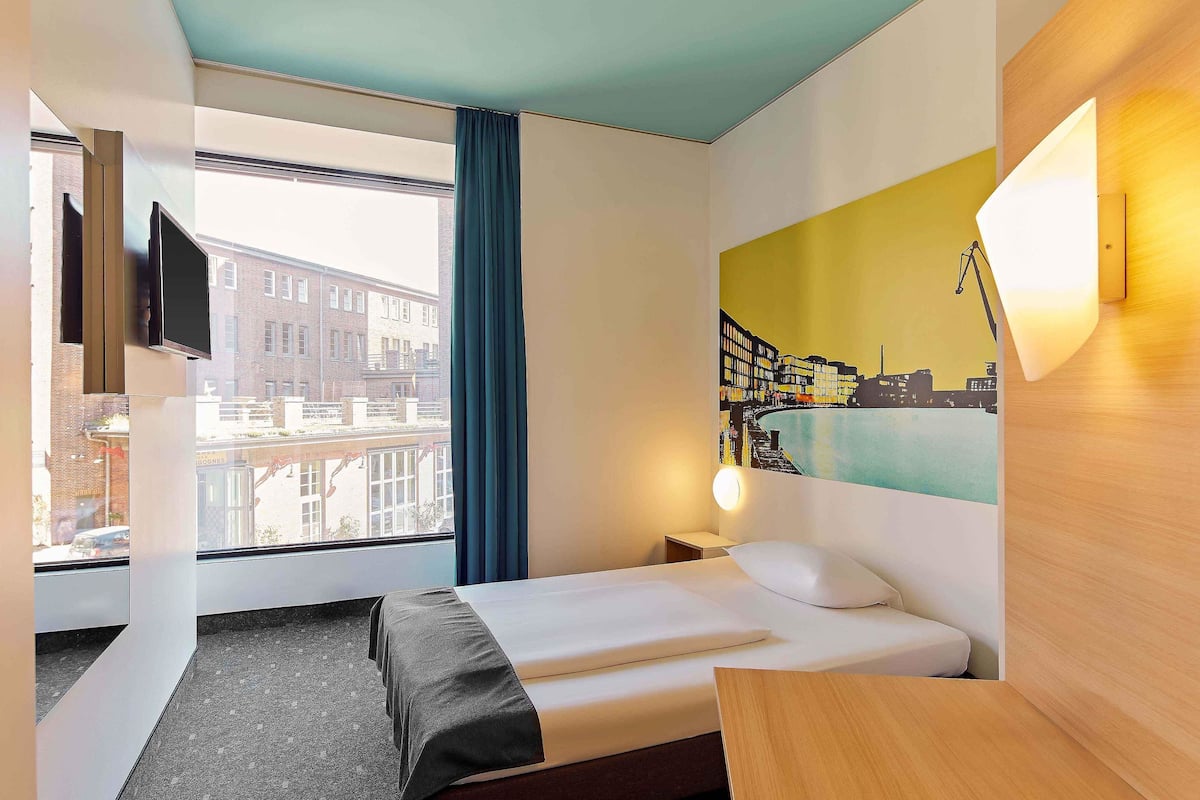 Enkeltrom | Skrivebord, wi-fi (inkludert) og sengetøy