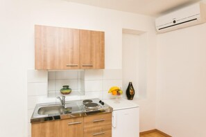 Leilighet (One-Bedroom Apartment) | Eget tekjøkken | Kjøleskap