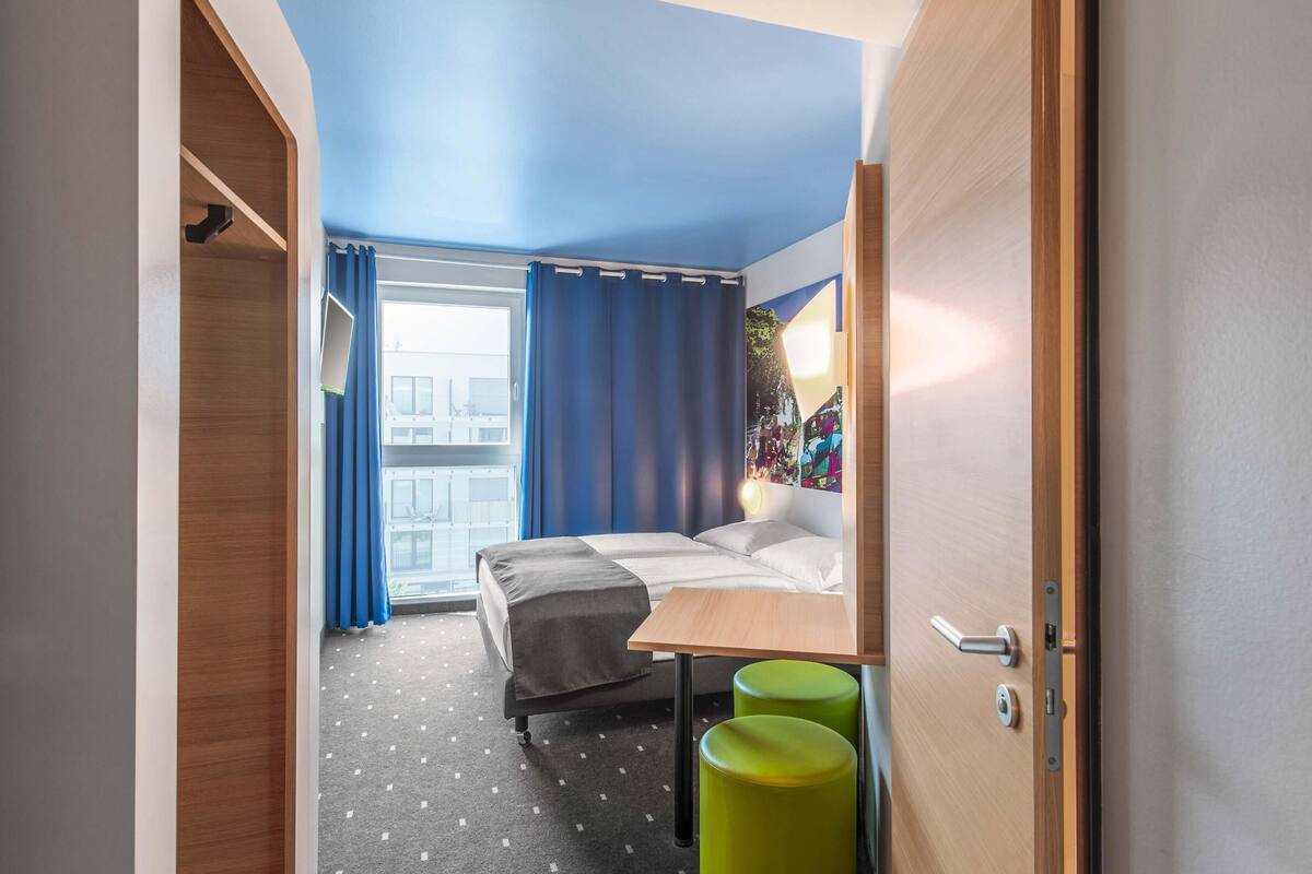 Double Room | Hypo-allergenic bedding, desk, soundproofing, free WiFi