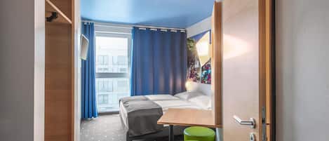 Double Room | Hypo-allergenic bedding, desk, soundproofing, free WiFi