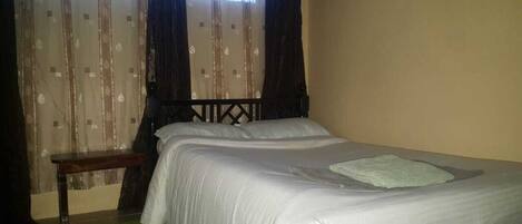 1 室のベッドルーム、WiFi