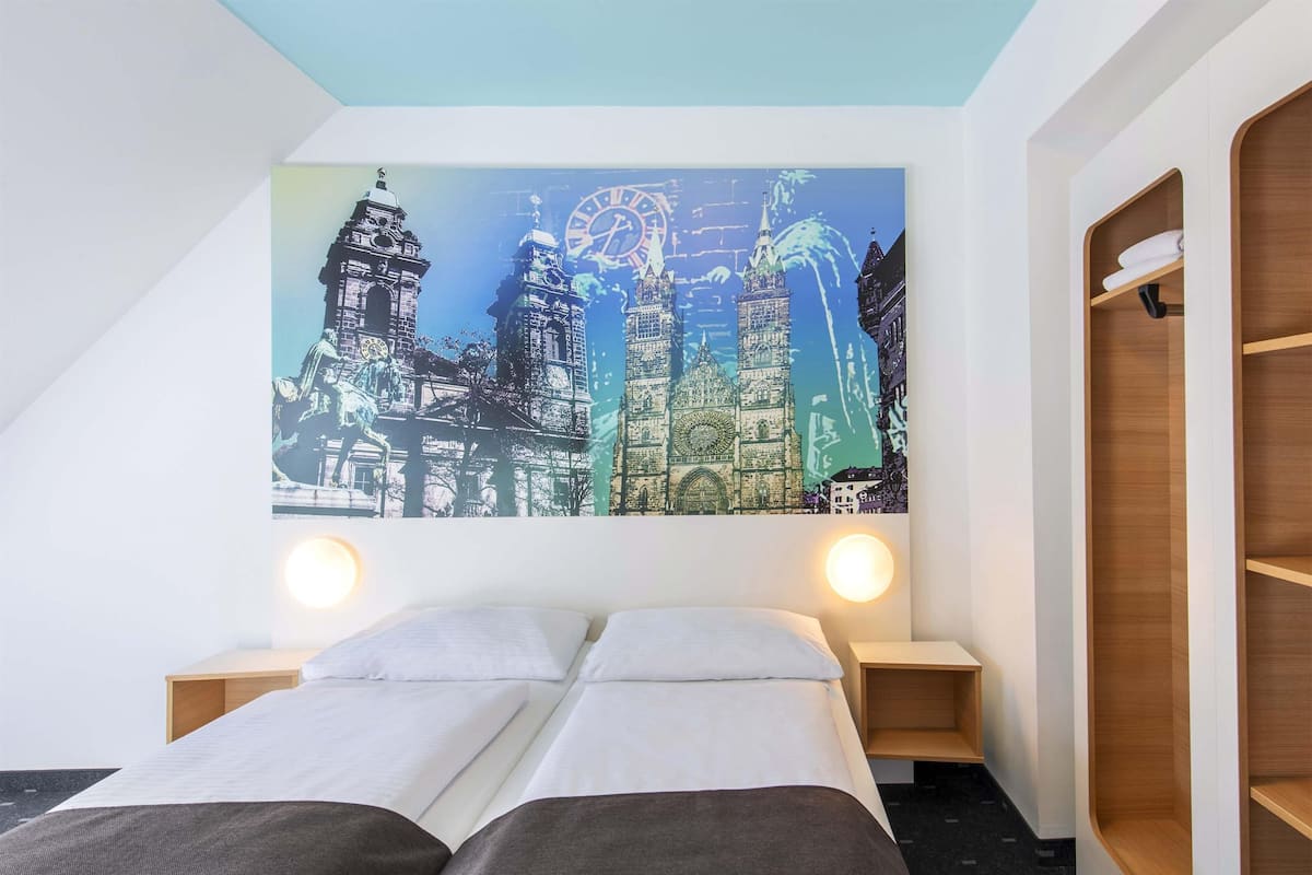 Triple Room | Desk, soundproofing, free WiFi, bed sheets