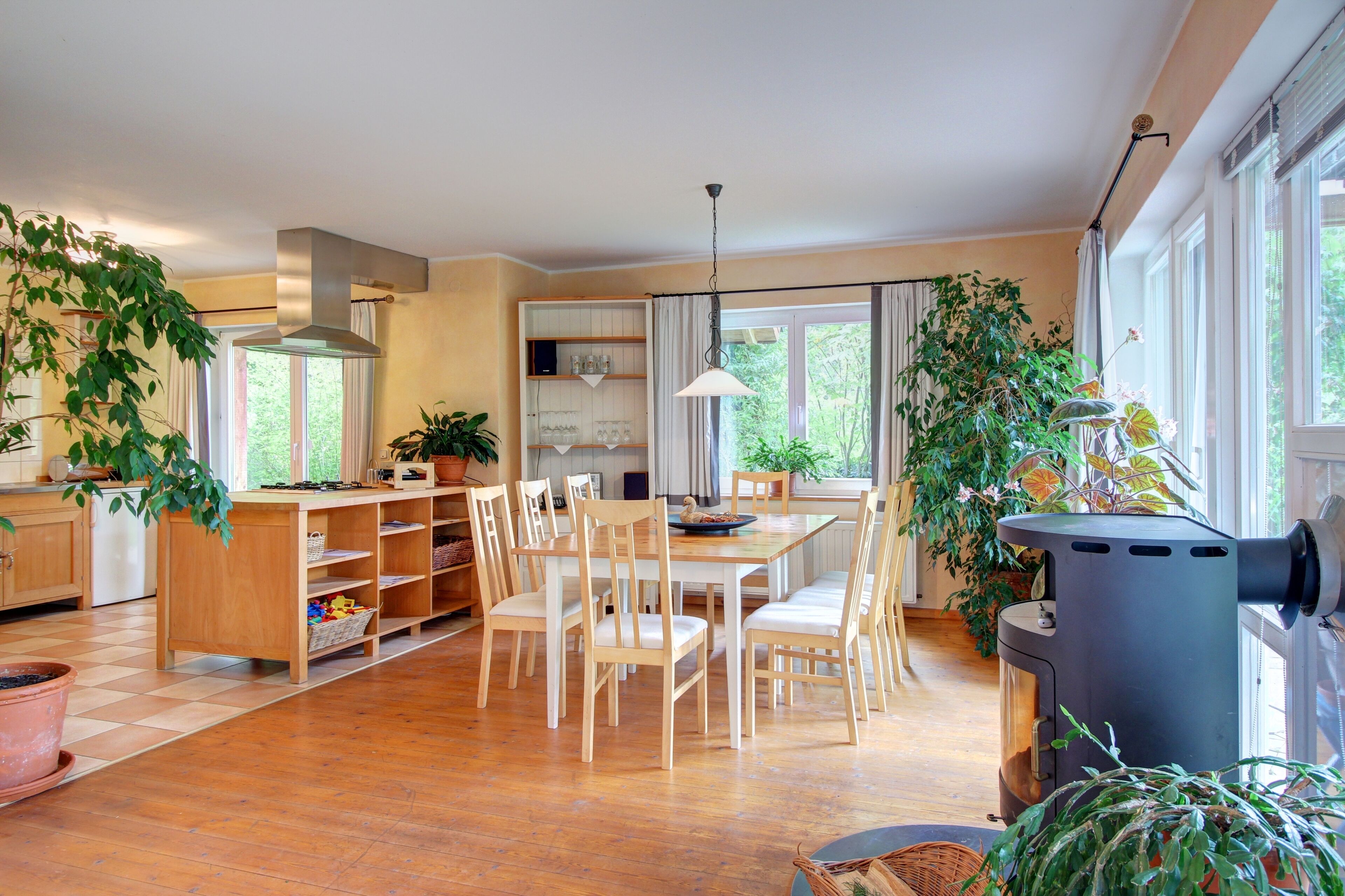 Familienchalet, Haustiere gestattet (Haus Christina) | Essbereich im Zimmer