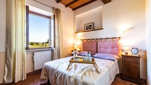 7 habitaciones, escritorio, tabla de planchar con plancha y wifi gratis