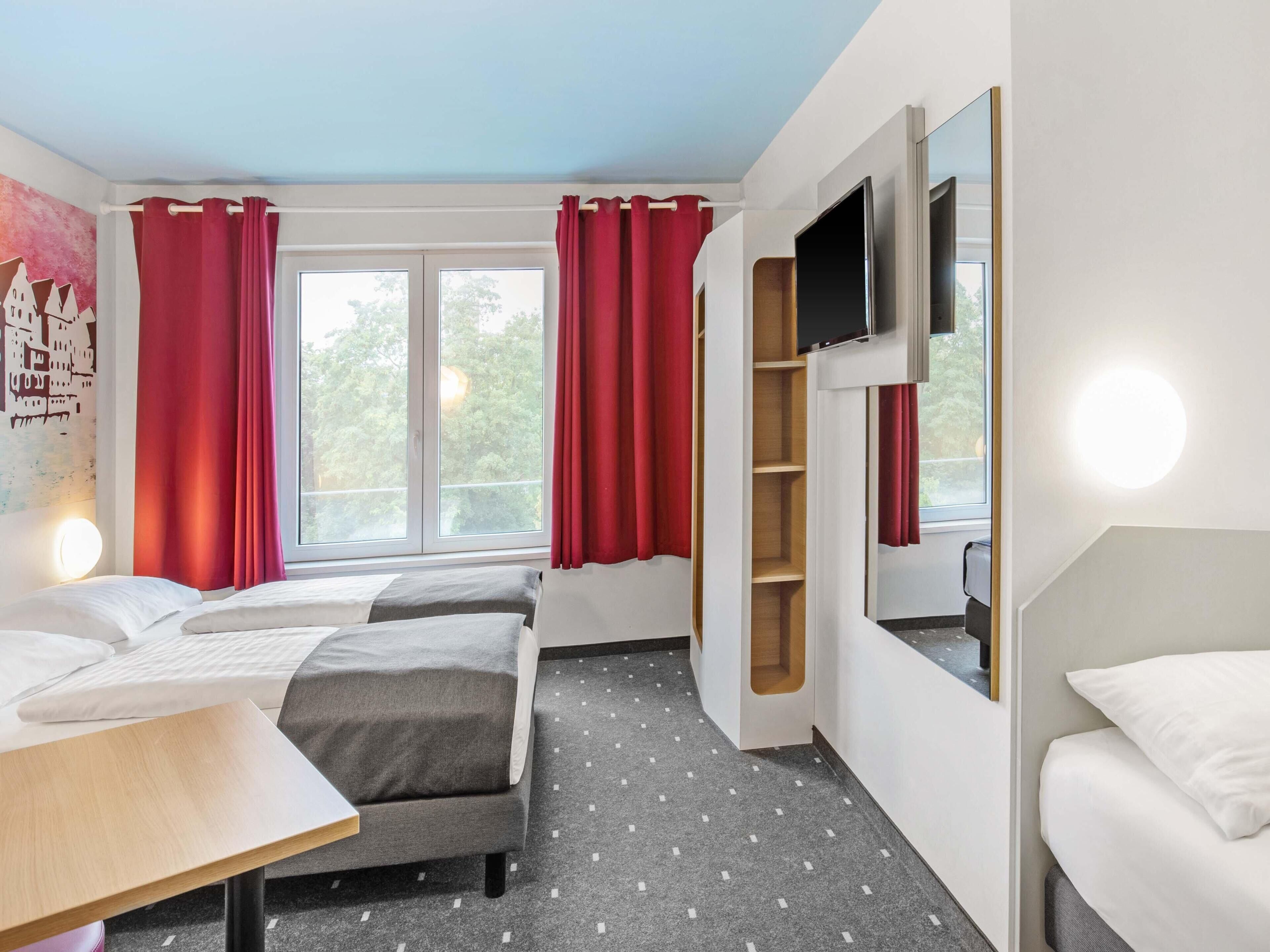 Triple Room | Hypo-allergenic bedding, desk, soundproofing, free WiFi