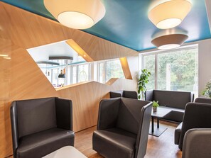 Lobby - B&B Hotel Lüneburg (Lueneburg)