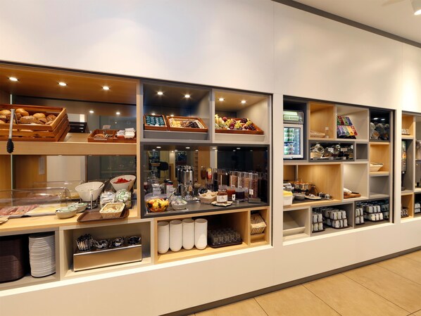 Morgenmadsbuffet hver dag (13.9 EUR pr. person)