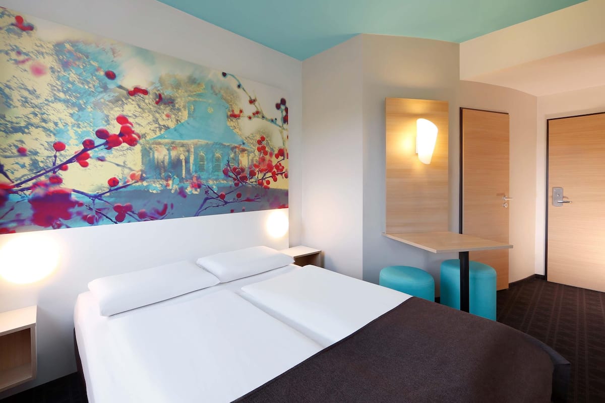 Double Room | Desk, soundproofing, free WiFi, bed sheets