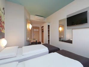 1 bedroom, desk, soundproofing, free WiFi