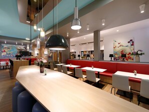 Daily buffet breakfast (EUR 13.9 per person)
