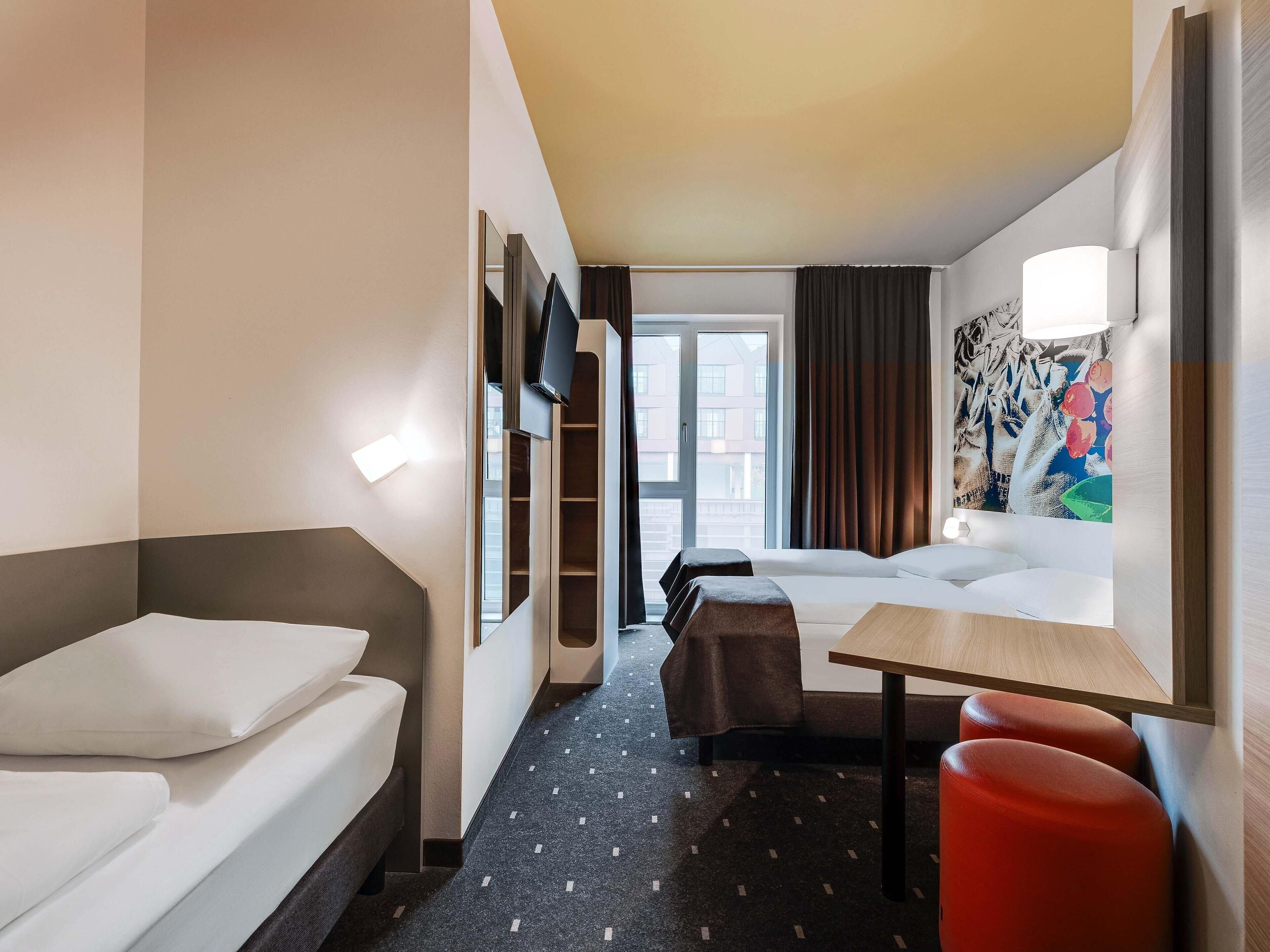 Triple Room | Desk, soundproofing, free WiFi, bed sheets