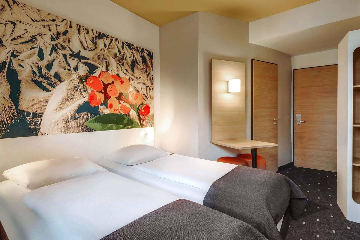 Twin Room | Desk, soundproofing, free WiFi, bed sheets