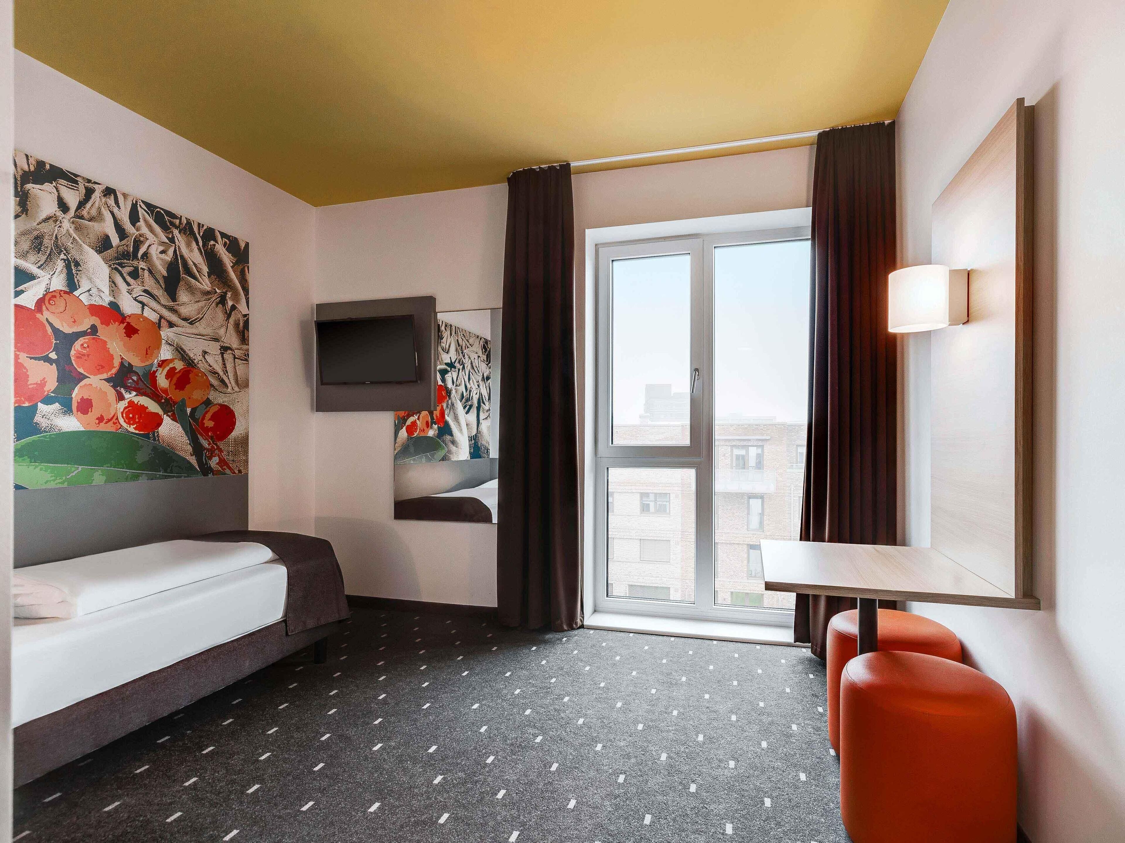 Single Room | Desk, soundproofing, free WiFi, bed sheets