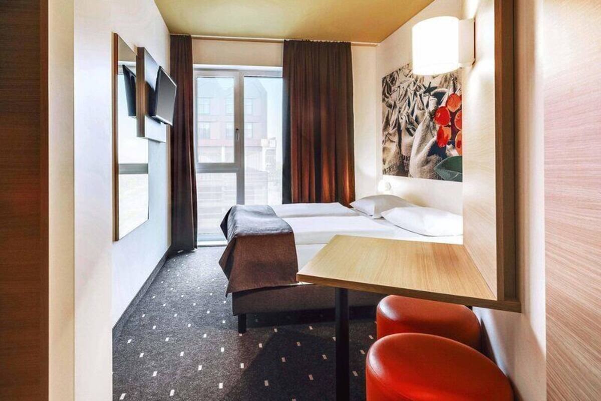 Double Room | Desk, soundproofing, free WiFi, bed sheets