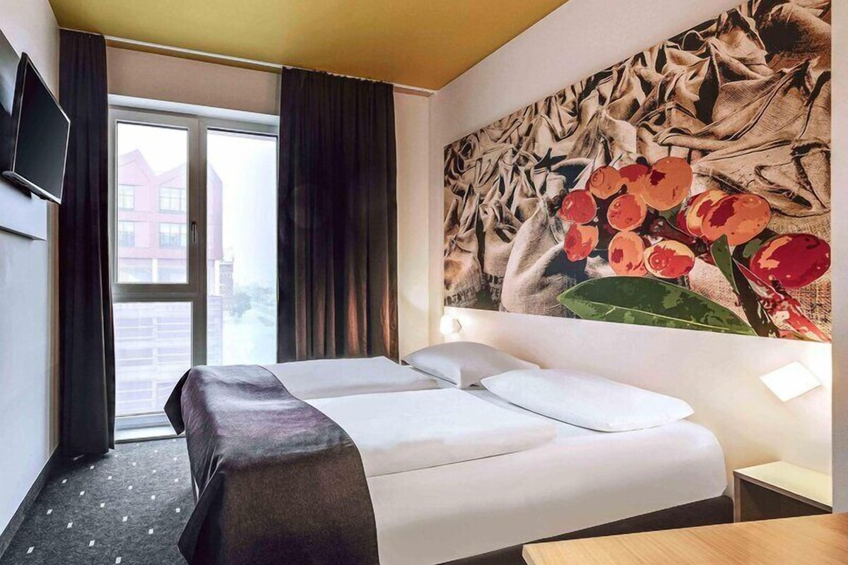Double Room | Desk, soundproofing, free WiFi, bed sheets