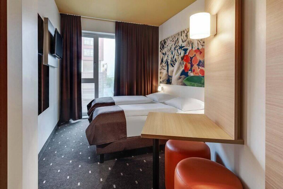 Twin Room | Desk, soundproofing, free WiFi, bed sheets