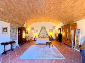 2 chambres, fer et planche à repasser, lit parapluie, Wi-Fi gratuit