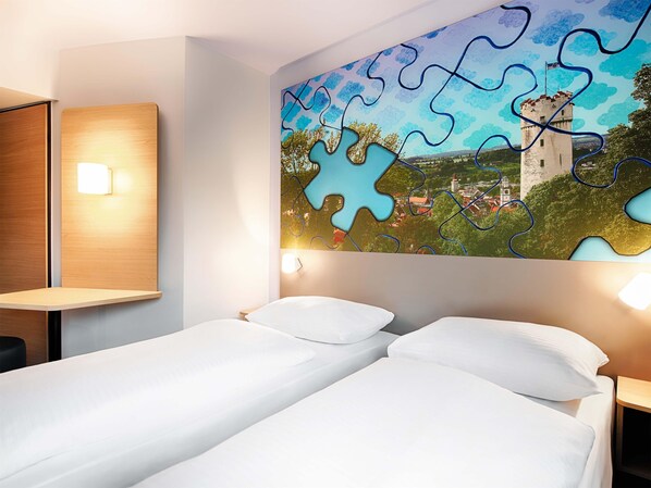 Ropa de cama hipoalergénica, escritorio, wifi gratis y ropa de cama 