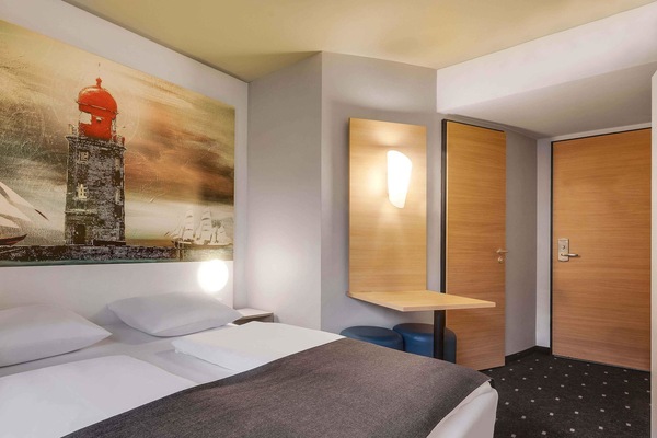 Double Room | Hypo-allergenic bedding available, desk, soundproofing, WiFi (free)