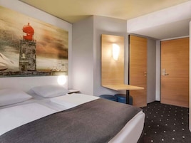 Habitación doble | Ropa de cama hipoalergénica, escritorio, sistema de insonorización