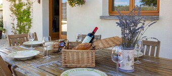 Peaceful Countryside Gite with private pool near Aubeterre