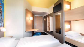 Chambre Quadruple | Literie hypoallergénique, bureau, chambres insonorisées, Wi-Fi gratuit