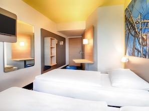 Twin Room | Hypo-allergenic bedding, desk, soundproofing, free WiFi - B&B Hotel Rust-Ettenheim (Mahlberg)