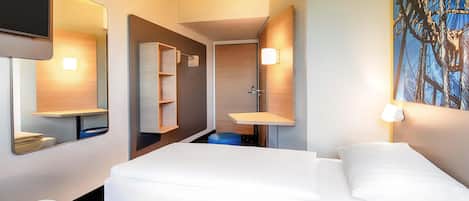Twin Room | Hypo-allergenic bedding, desk, soundproofing, free WiFi