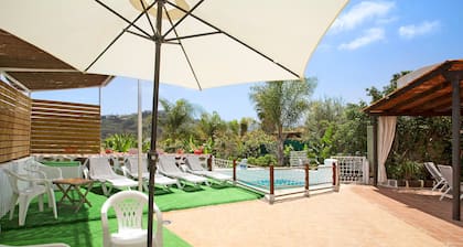 Villa 'Casa Las Flores' with Mountain View