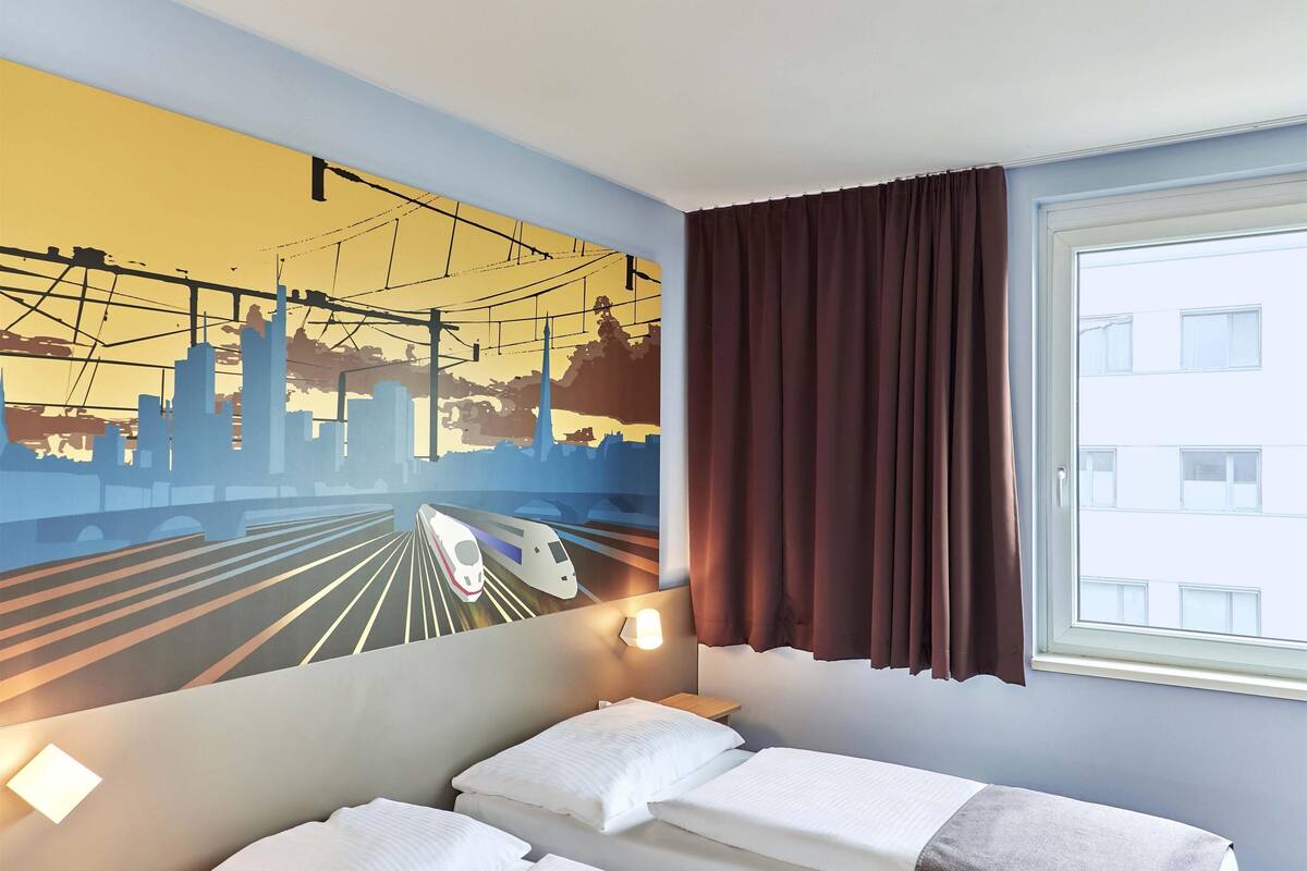 Twin Room | Hypo-allergenic bedding, desk, soundproofing, free WiFi