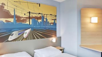 Hypo-allergenic bedding, desk, soundproofing, free WiFi