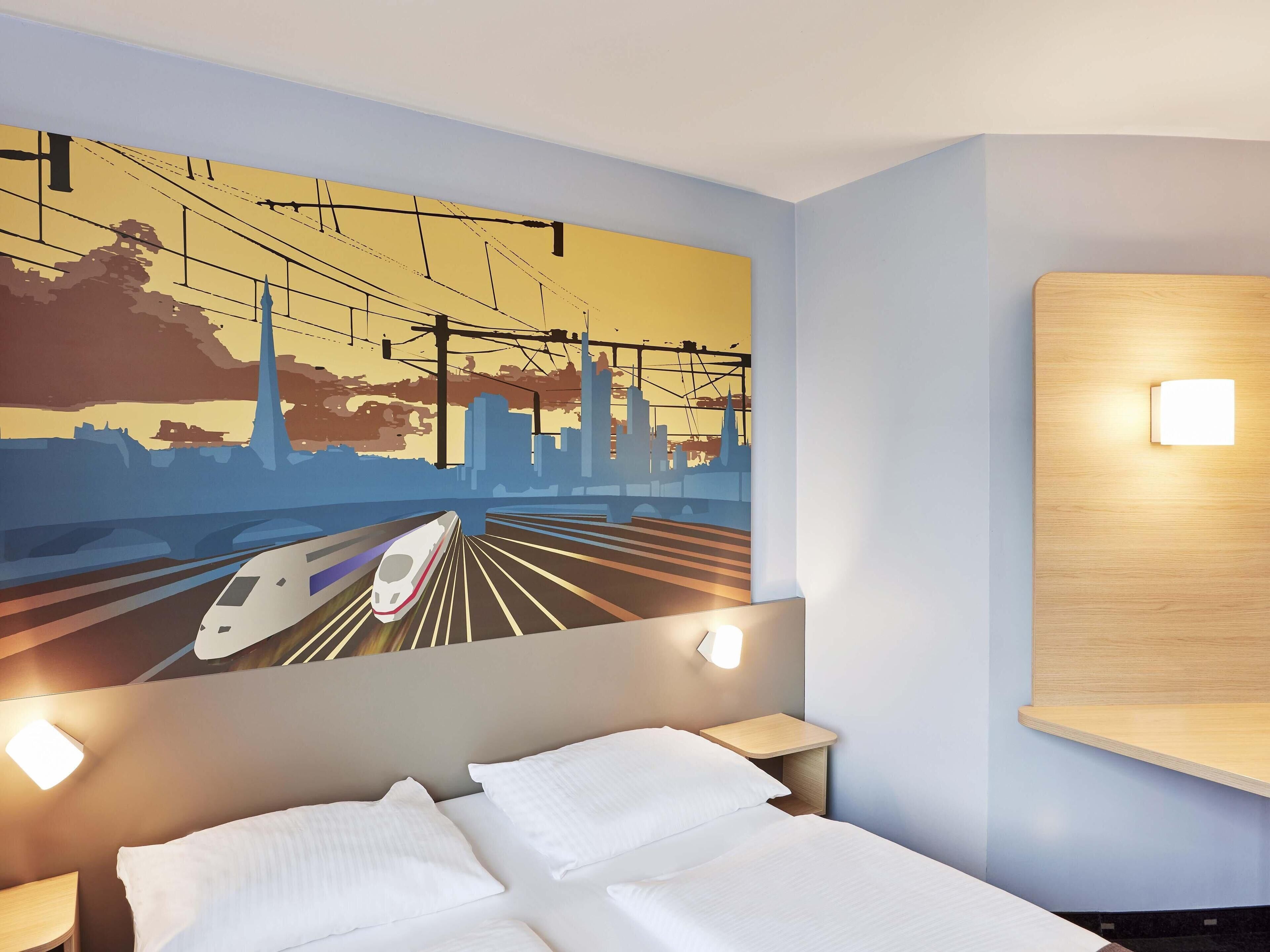 Hypo-allergenic bedding, desk, soundproofing, free WiFi