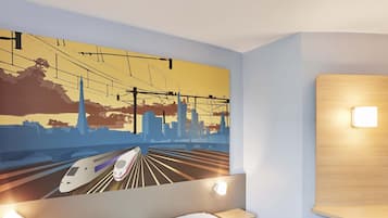 Hypo-allergenic bedding, desk, soundproofing, free WiFi