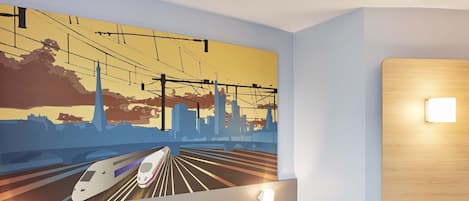 Hypo-allergenic bedding, desk, soundproofing, free WiFi