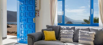 Vakantiehuis "El Graciosero" dichtbij het strand met zeezicht, Wi-Fi & Terras