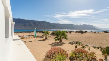 Una spiaggia nelle vicinanze