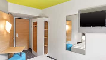 Double Room | Desk, soundproofing, free WiFi, bed sheets