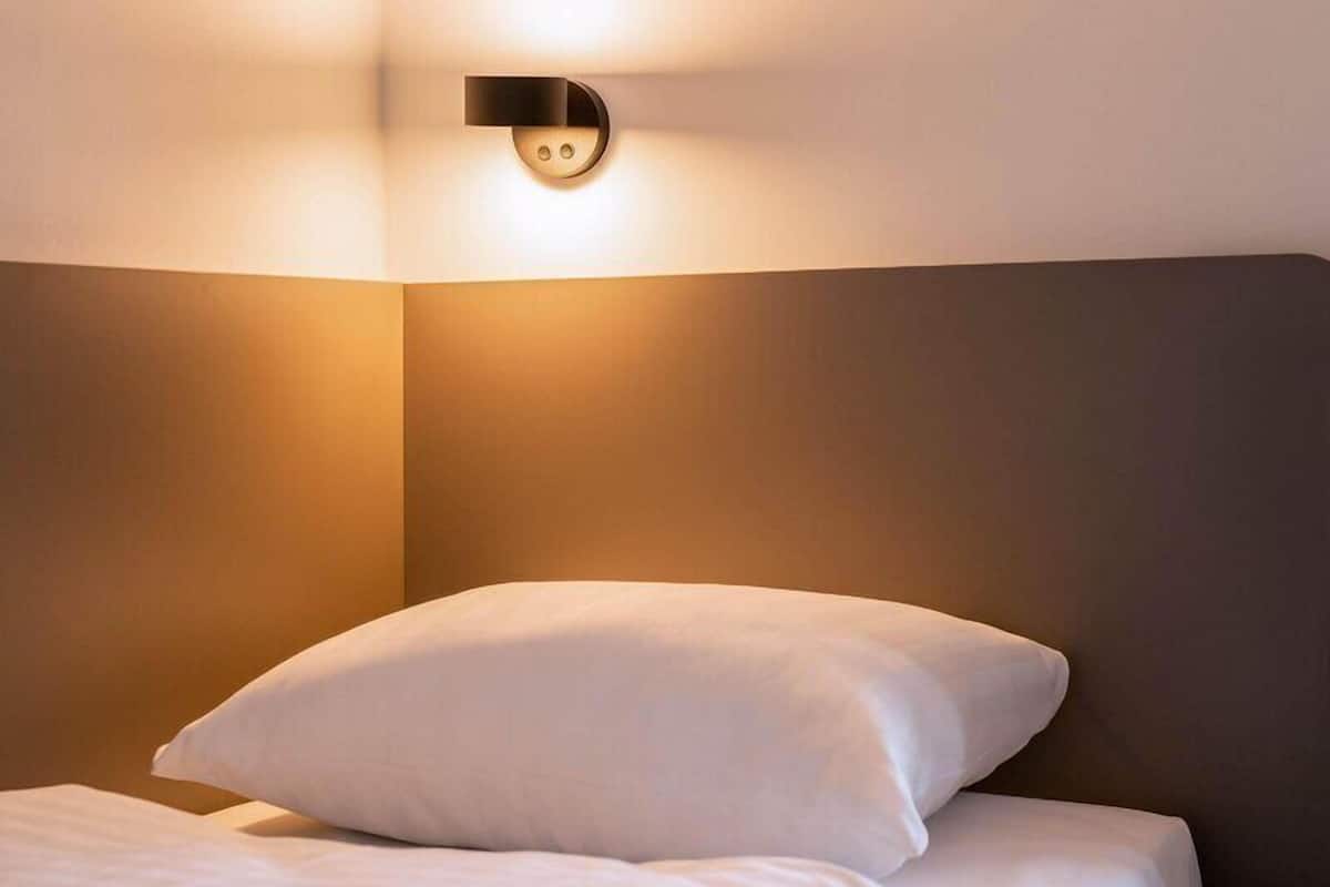書桌、隔音、免費 Wi-Fi、床單