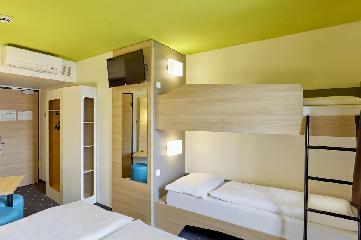 1 bedroom, desk, soundproofing, free WiFi