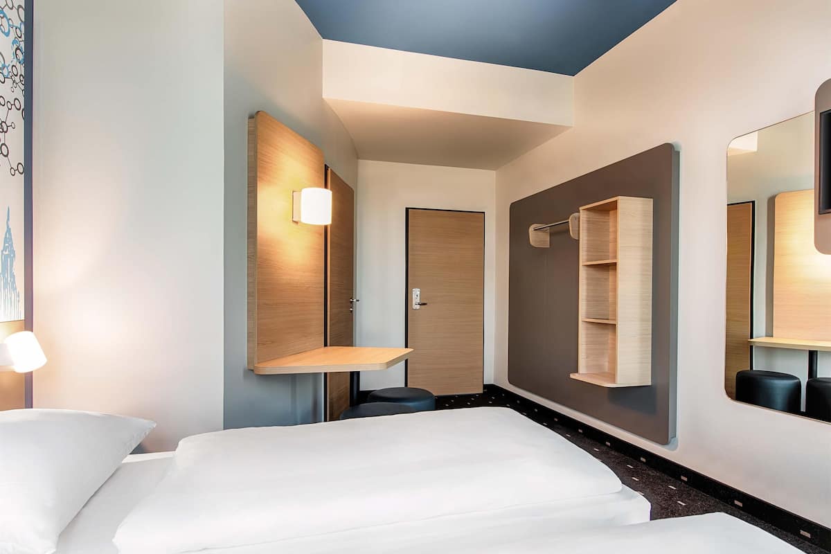 Bureau, chambres insonorisées, Wi-Fi gratuit, draps fournis